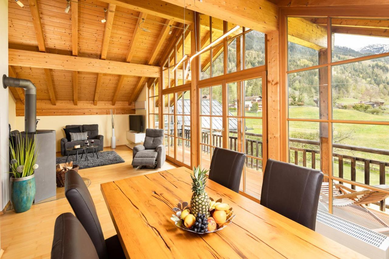 Apartment mit Balkon